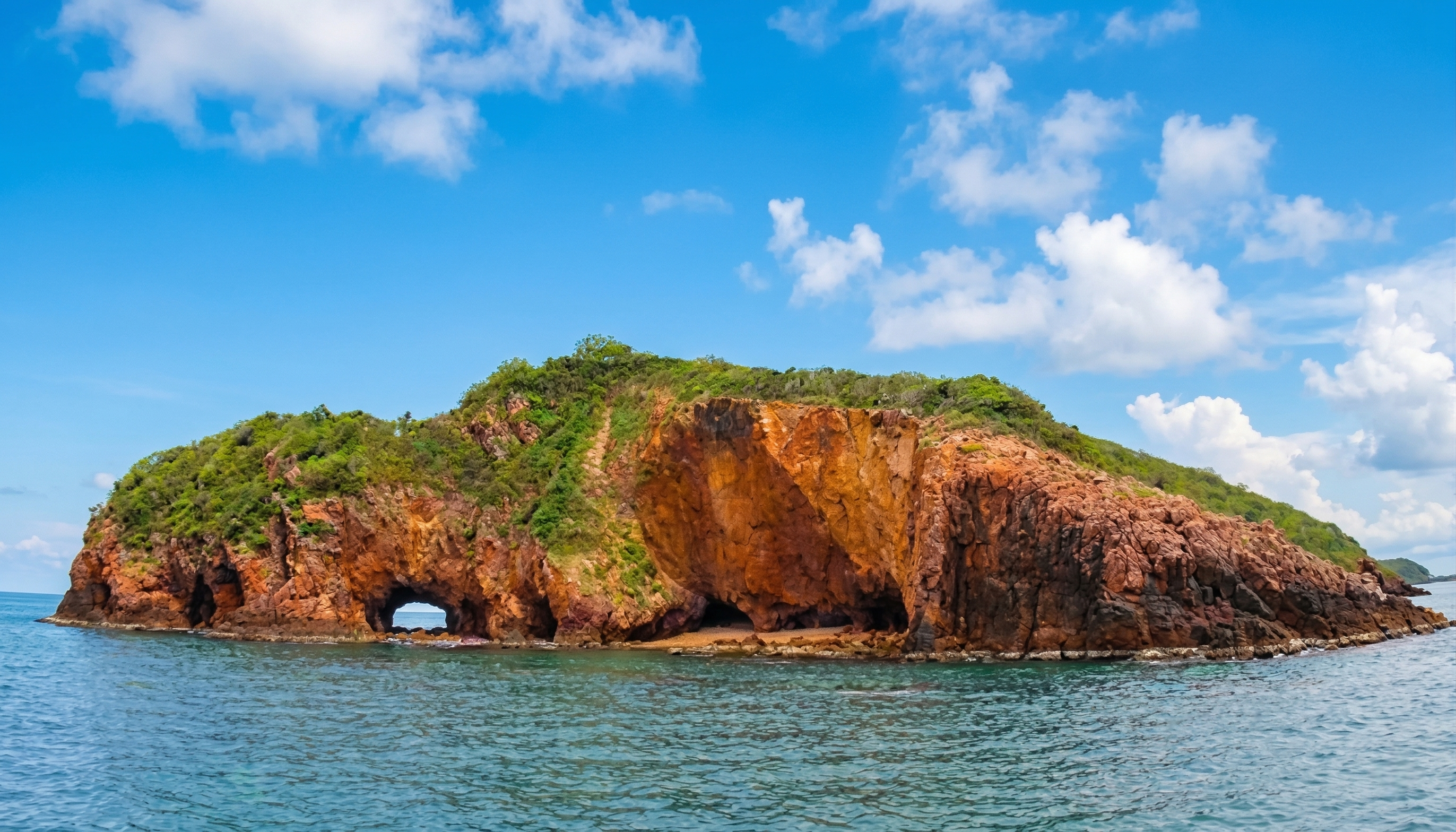 เกาะทะลุ แหล่งดำน้ำปะการัง บางสะพานน้อย