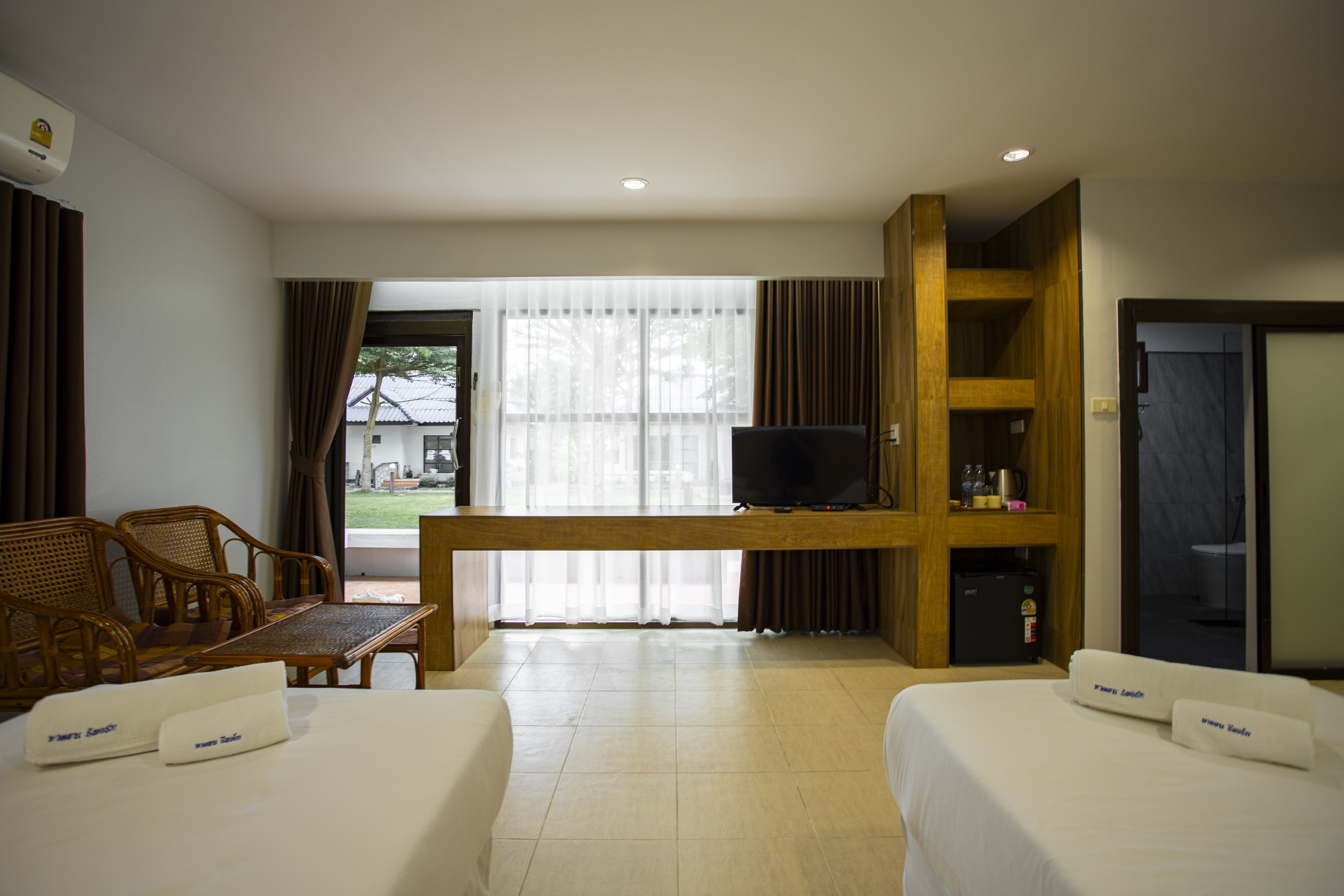 Deluxe 4 ท่าน